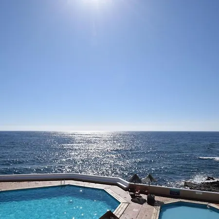 بيت للعطل Classy Bungalow With Pool & 300mb 500m From Sea كانديلاريا
