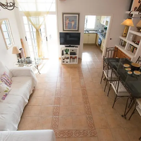 Classy Bungalow With Pool & 300mb 500m From Sea بيت للعطل *
